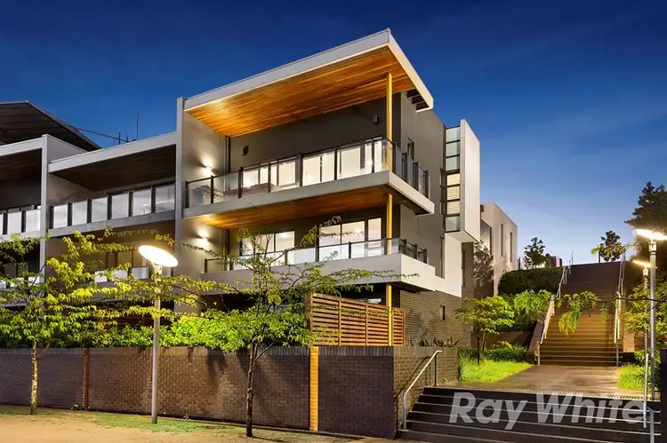 8 Pavilion Place, Mulgrave VIC 3170