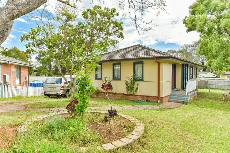 12 Scribbly Place, Macquarie Fields NSW 2564