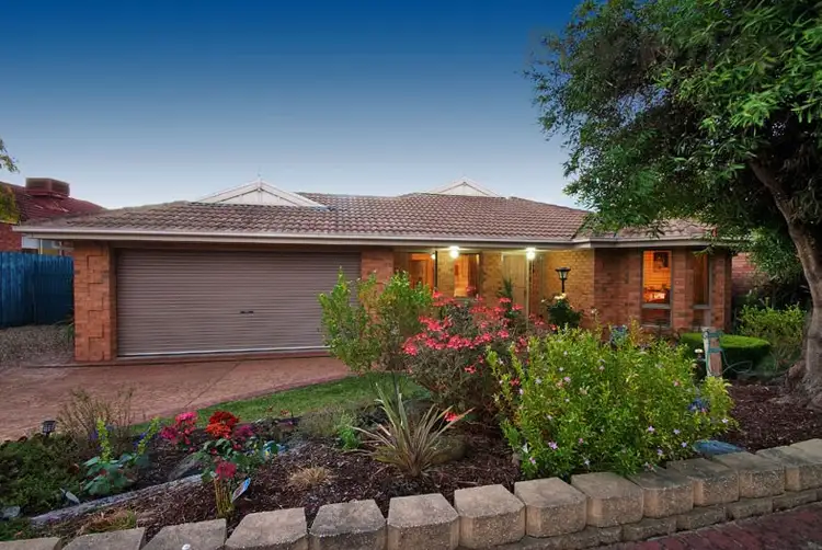 5 MAYFAIR Court, Chirnside Park VIC 3116