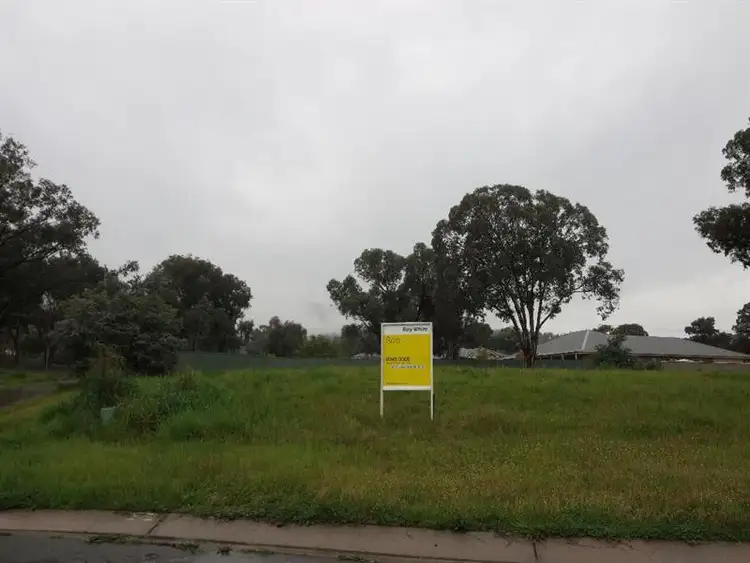 21 Chafia Place, Lavington NSW 2641