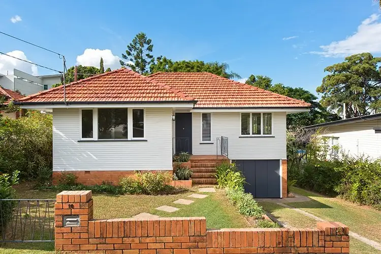 10 Justin Street, Holland Park West QLD 4121