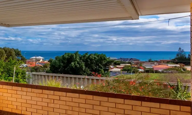 82 Bay View Street