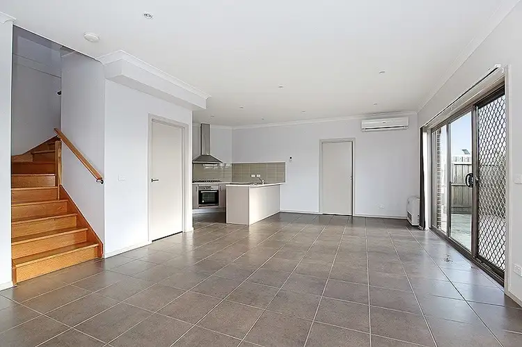 Third view of Homely townhouse listing, 2/7 Huskisson Avenue, Lalor VIC 3075