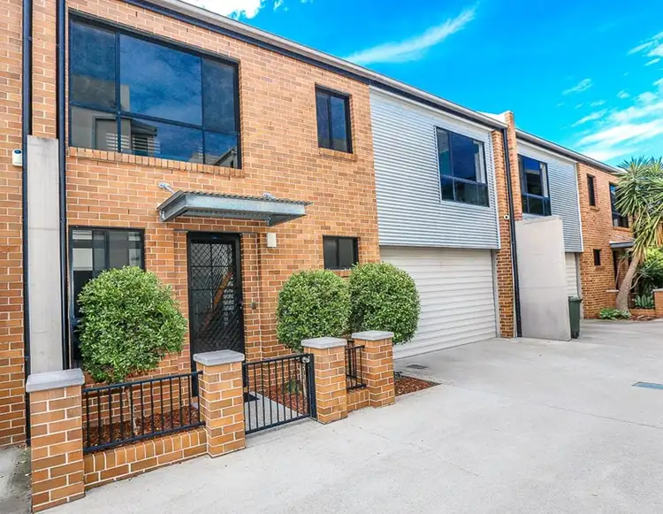 2/16 Tourangeau Crescent, Varsity Lakes QLD 4227