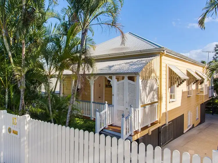 13 kingsbury Street, Norman Park QLD 4170