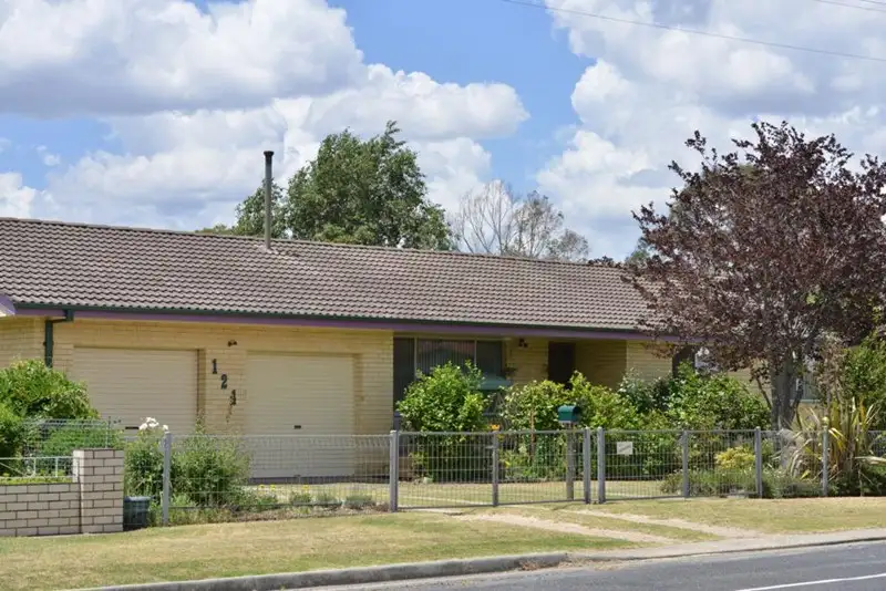 Main view of Homely house listing, 124 Miles Street, Tenterfield NSW 2372