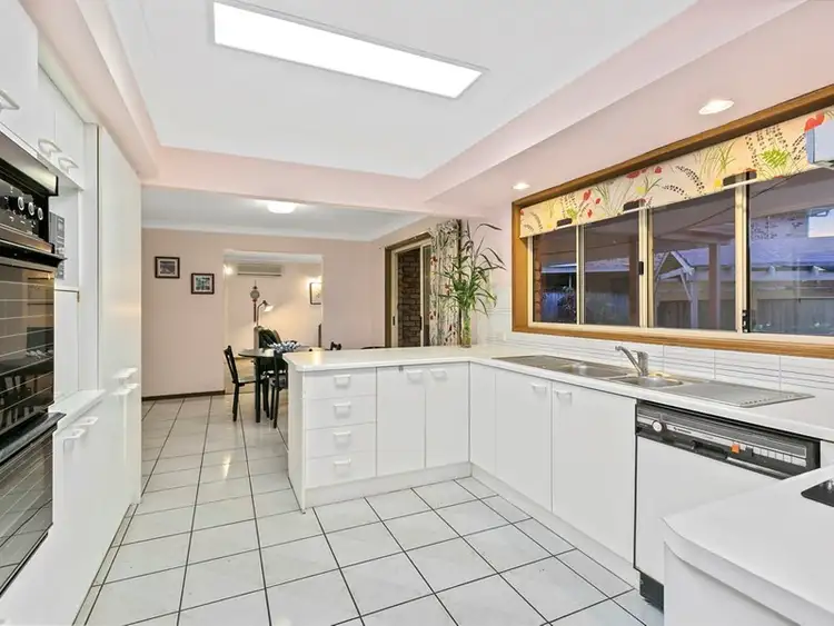 Sixth view of Homely house listing, 7 Consuelo Court, Carindale QLD 4152