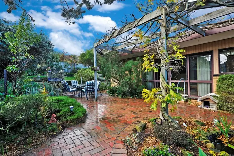 5 Shoubra Court, Highton VIC 3216
