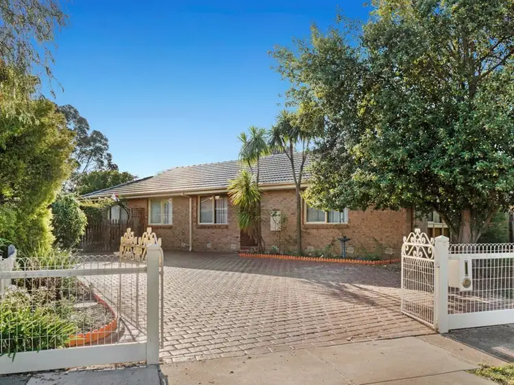 17 Argyll Circuit, Melton West VIC 3337