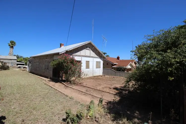 3 Henderson Street, Waikerie SA 5330