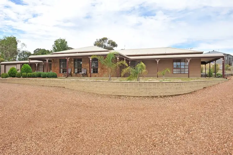 17 McInnes Street, Big Hill VIC 3555