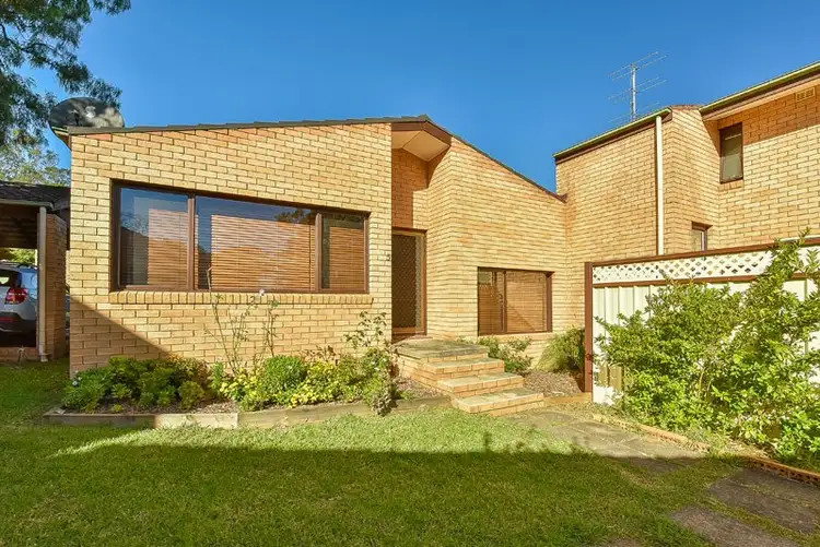 5/2 Whipbird Avenue, Ingleburn NSW 2565