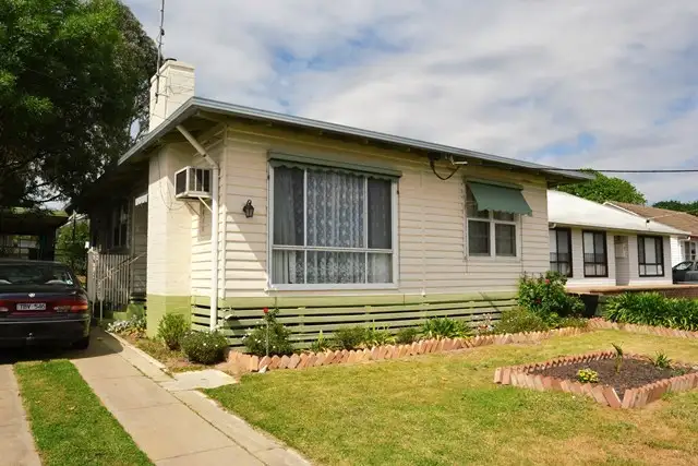 7 Howard Place, Seymour VIC 3660