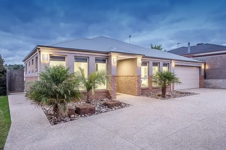 17 Parlette Terrace, South Morang VIC 3752