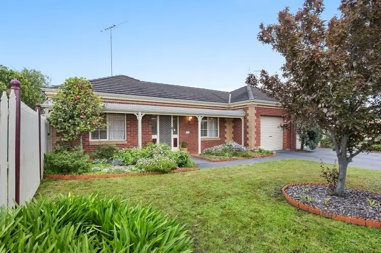 2/11 Kerrie Court, Grovedale VIC 3216