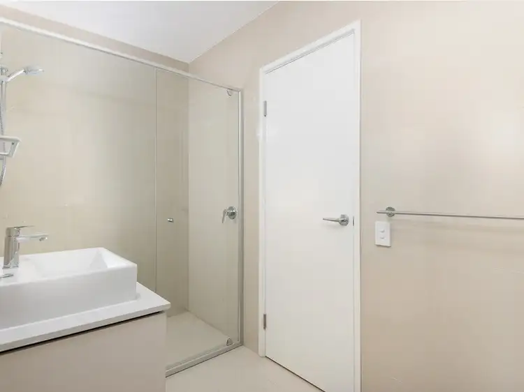 Sixth view of Homely apartment listing, 8/22 Bay Terrace, Wynnum QLD 4178