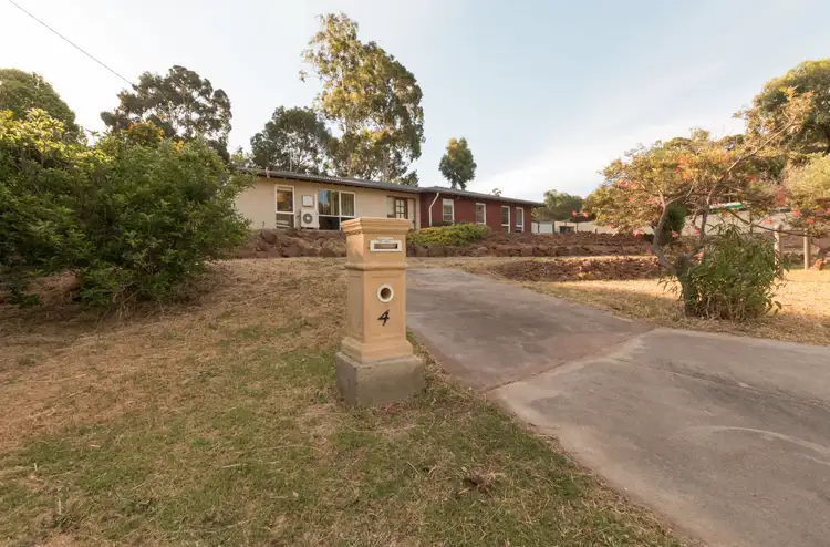 4 Alice Road, Roleystone WA 6111