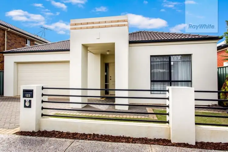 123 Shoalhaven Circuit, Mawson Lakes SA 5095