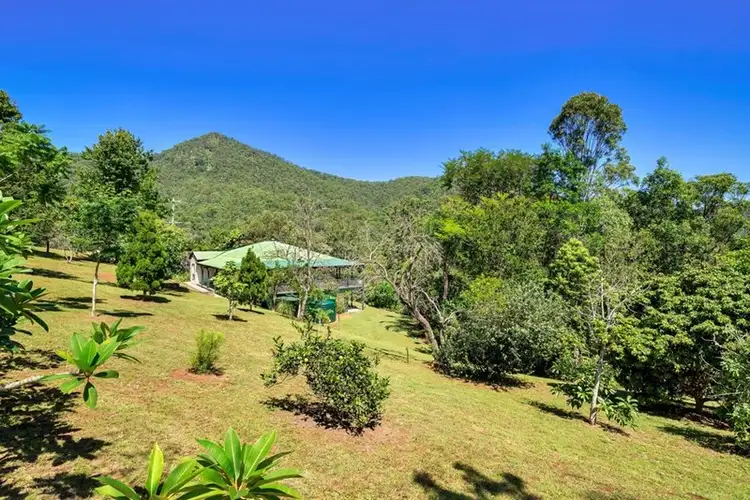8 Glen Circuit, Clagiraba QLD 4211
