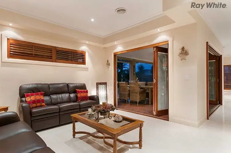 Fifth view of Homely house listing, 11 Oxford Drive, Hillside VIC 3037