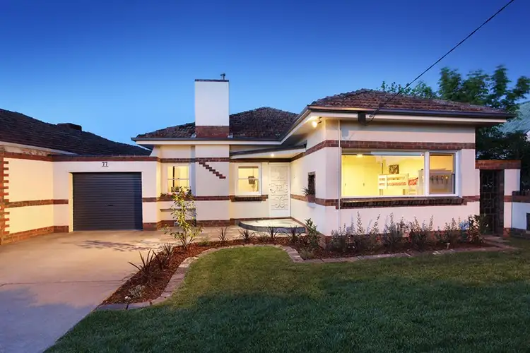 77 Kangaroo Road, Hughesdale VIC 3166