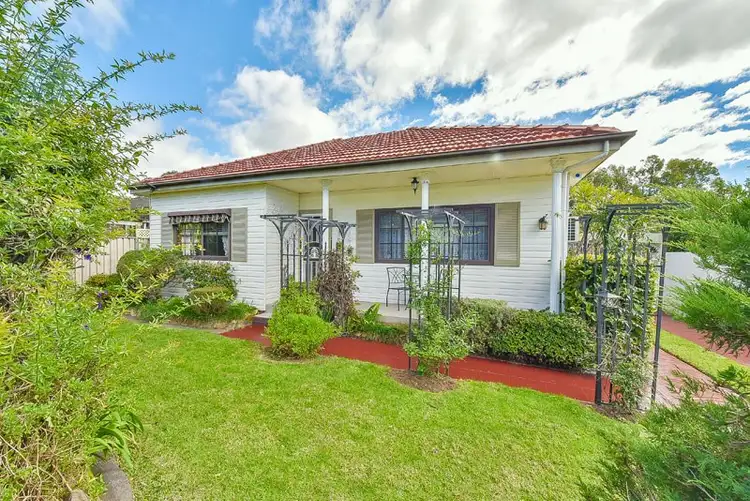 7 Blue Gum Avenue, Ingleburn NSW 2565