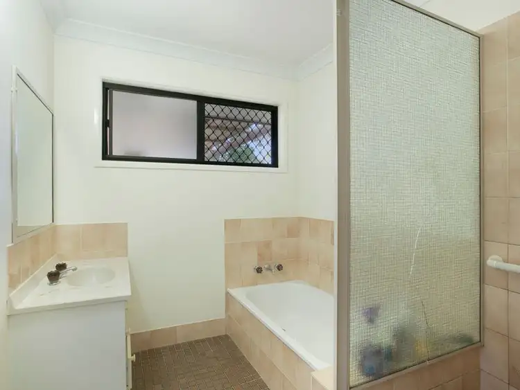 Sixth view of Homely house listing, 2 Tyne Court, Alexandra Hills QLD 4161