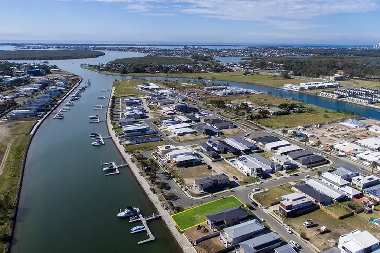 17 N View Street, Hope Island QLD 4212