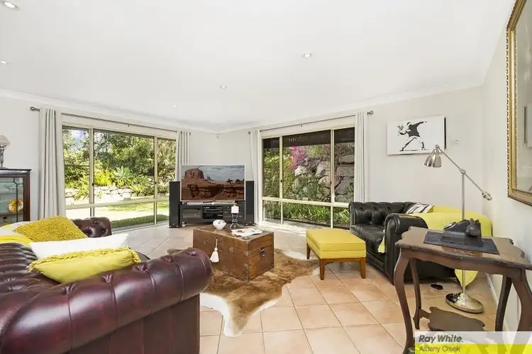 5 Granada Drive, Eatons Hill QLD 4037
