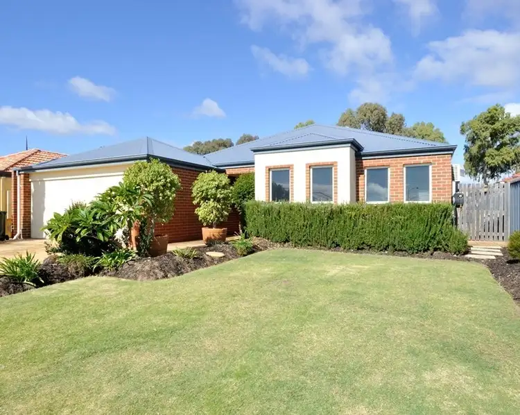 Second view of Homely house listing, 8 Kennedia Circuit, Baldivis WA 6171