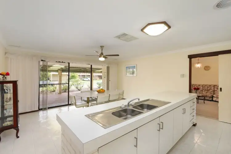 4 Kimberley Way, Parkwood WA 6147