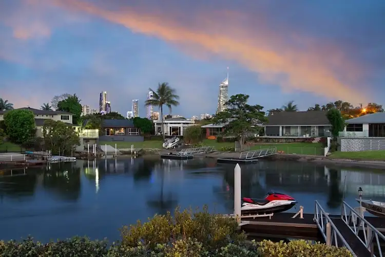 18 La Spezia Court, Isle Of Capri QLD 4217