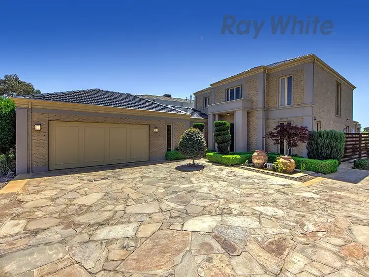 12 Sandlewood Lane, Sanctuary Lakes VIC 3030