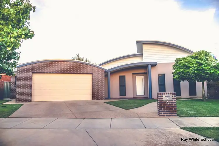 4 Victoria Place, Echuca VIC 3564