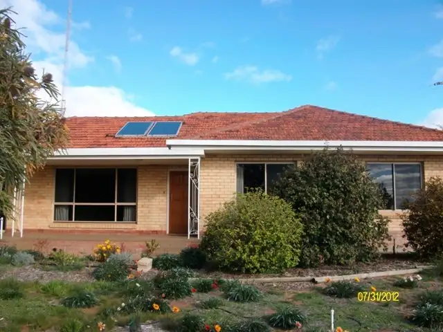 18 Rex Andrew Road, Waikerie SA 5330