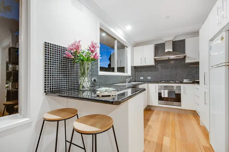 Second view of Homely house listing, 5 Inglenook Crescent, Frankston VIC 3199