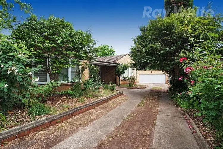 12 COLCHESTER Road, Kilsyth VIC 3137