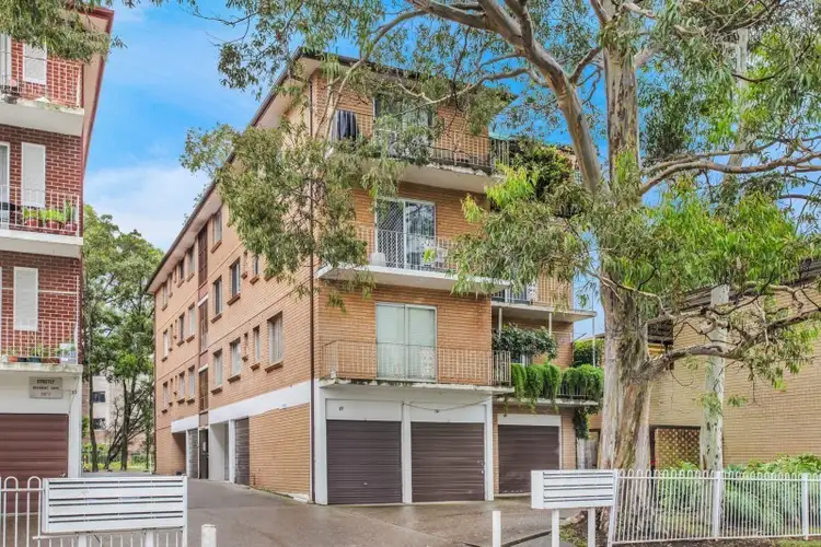 Main view of Homely house listing, 2/33 Carramar Avenue, Carramar NSW 2163