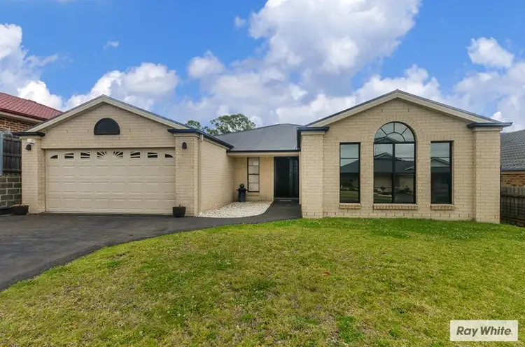 6 Weston Place, Horsley NSW 2530
