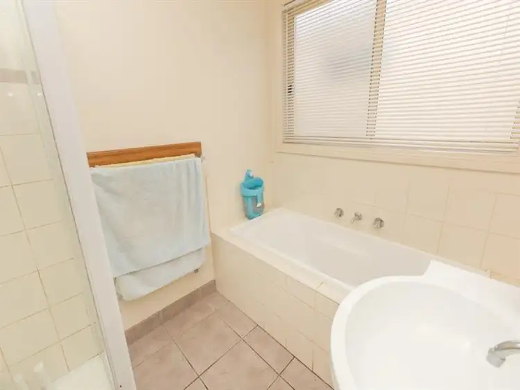 Sixth view of Homely house listing, 4 Lisa Court, Mildura VIC 3500