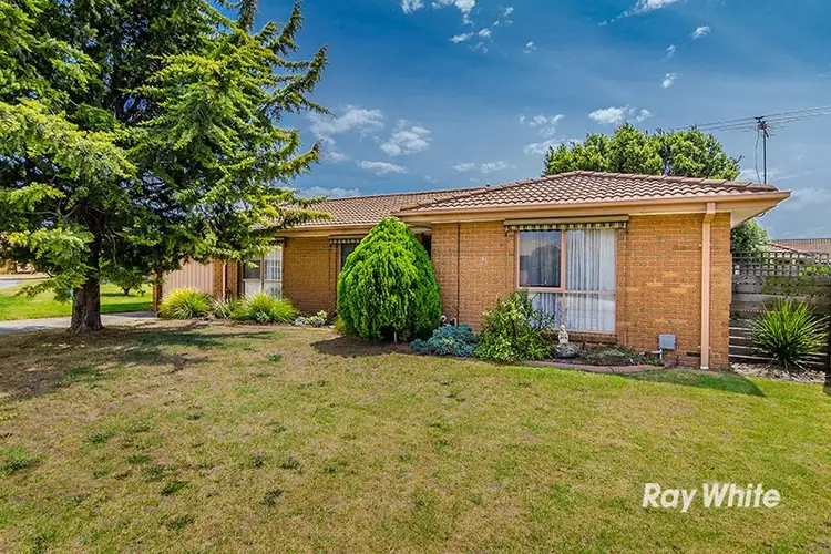 3/4 Blueberry Close, Cranbourne North VIC 3977