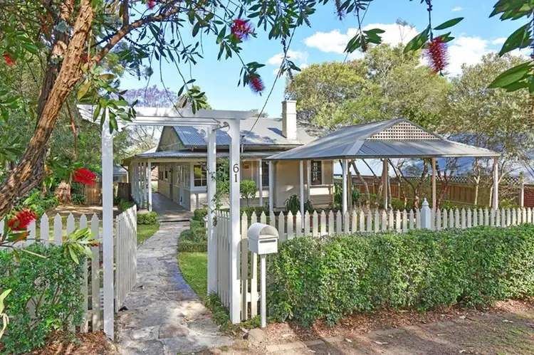 61 Mount Pleasant Avenue, Normanhurst NSW 2076