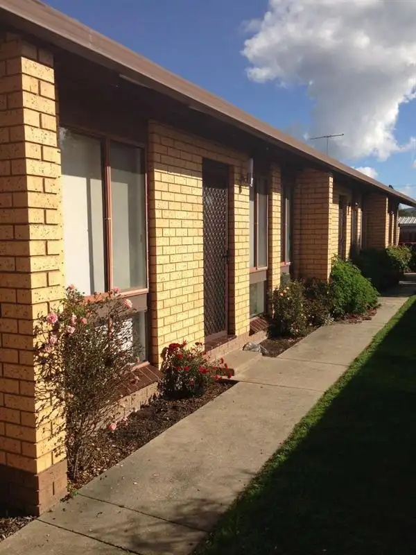 2/635 Storey Street, Lavington NSW 2641