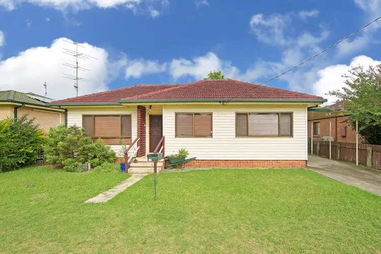 2a Marathon Street, Wyong NSW 2259