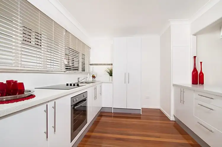 2/11 Henry Street, Greenslopes QLD 4120