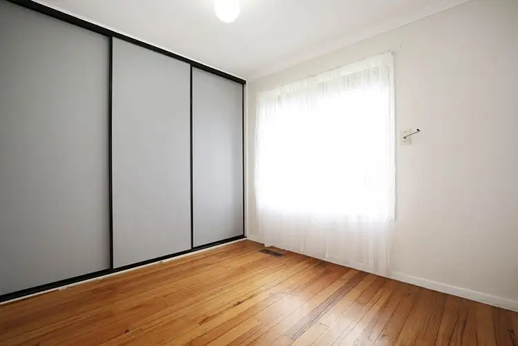 Fifth view of Homely house listing, 8 Uren Court, Thomastown VIC 3074