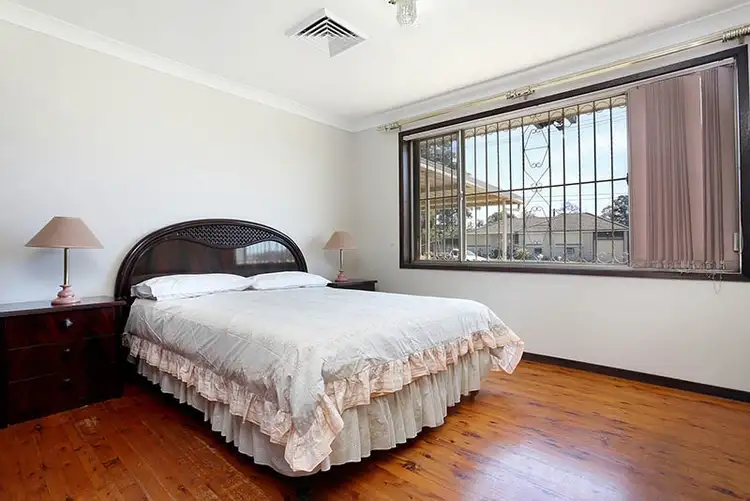 Seventh view of Homely house listing, 2 Casanda Avenue, Smithfield NSW 2164