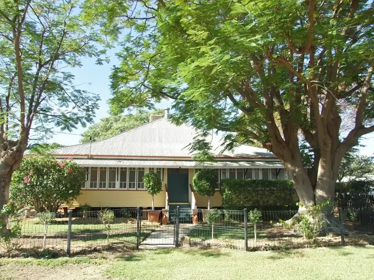 140 Crane Street, Longreach QLD 4730