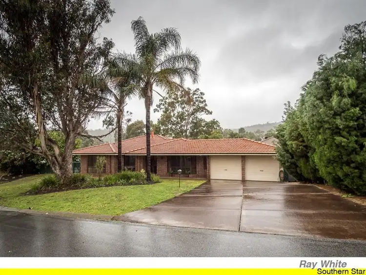 1 Crystal Court, Mount Richon WA 6112