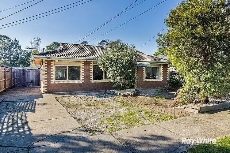 33 Clairmont Avenue, Cranbourne VIC 3977